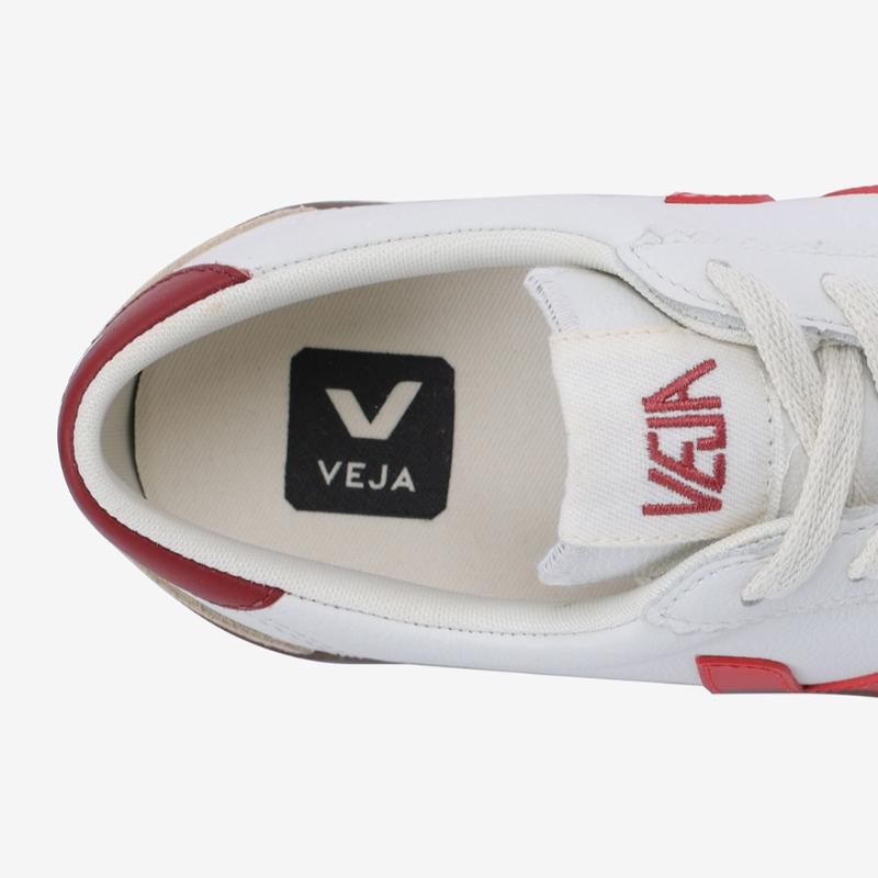 Veja Unisex Leather Sneakers Volley Svju241vo20 533