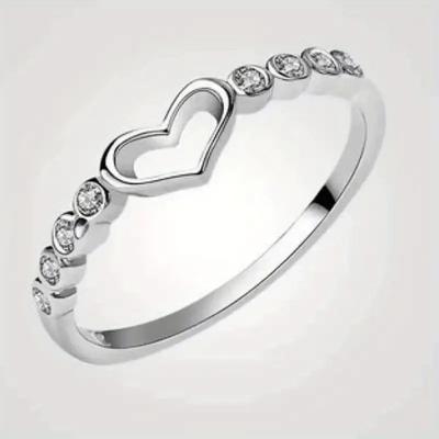 Huitan Hohles Herz Fingerringe für Damen Exquisite Dünne Ringe Eheringe Accessoires Jubiläumsgeschenk Statement-Schmuck