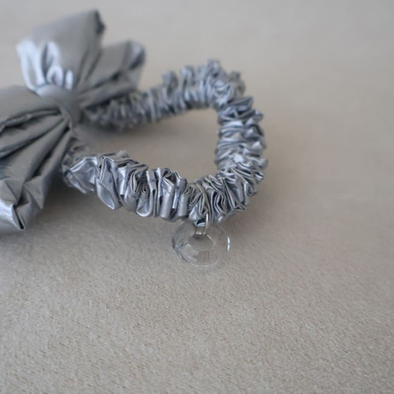 APIOH Balloon Ribbon Scrunchy