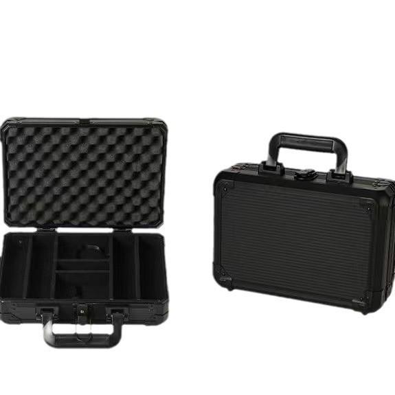 

Кейс из алюминиевого сплава черного цвета для покерных фишек K-типа и шахматной доски