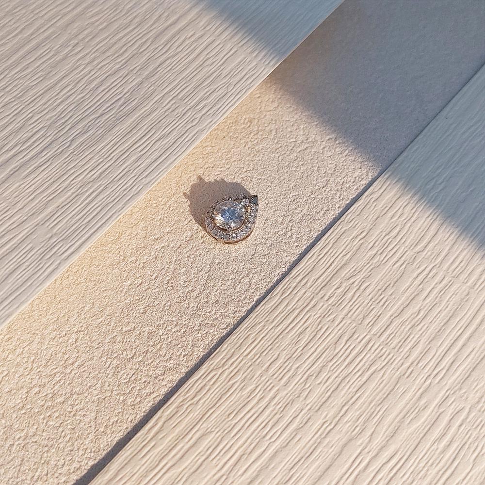 Pear-Shaped Moissanite Pendant Necklace in White Gold - 1 Carat, Luxury Women's Jewelry.