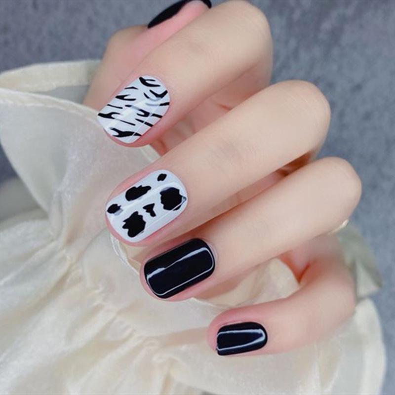 

Short Cow Print Wearable Nail Patches - Removable Manicure Pieces Glue Type