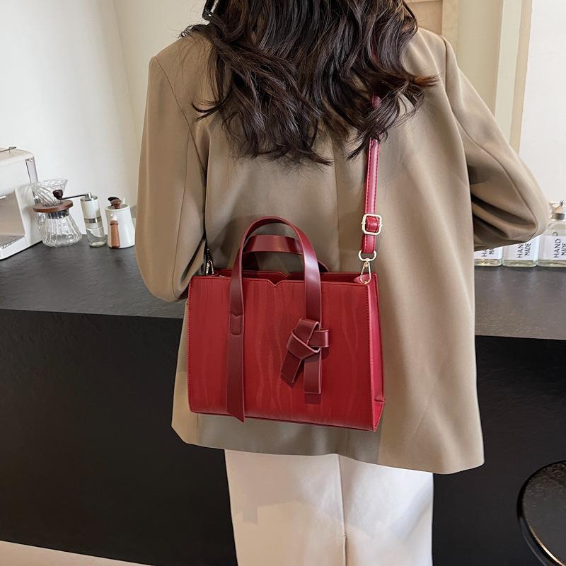Fashion Contrasting Color Texture Shoulder Crossbody Solid Color Tote Small Bag Women's New Portable Red Bride