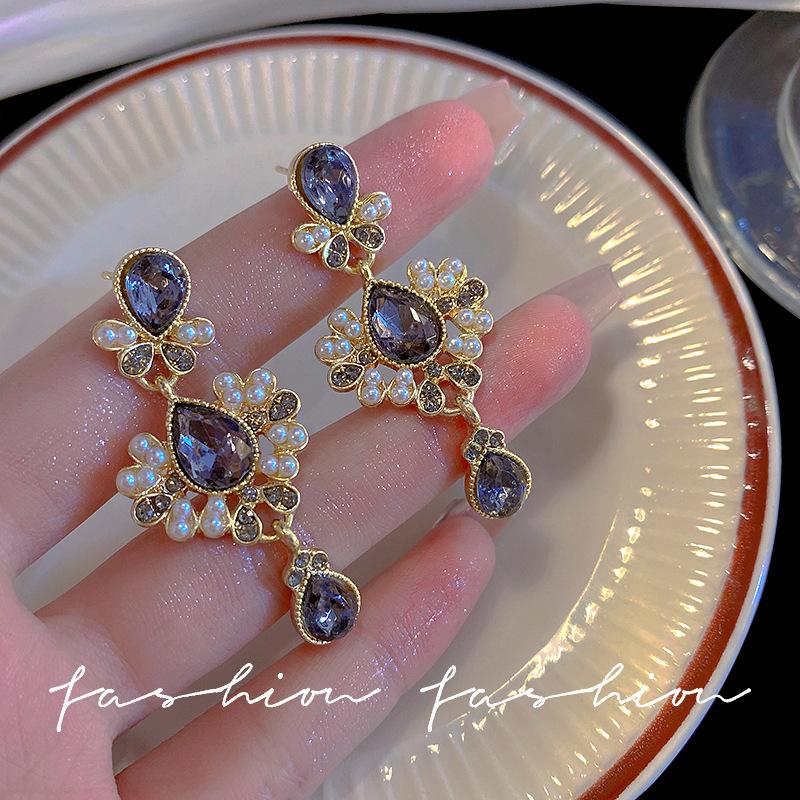 French Retro Court Style Pearl Earrings with Diamonds Long Stud Earrings Celebrity Ear Jewelry