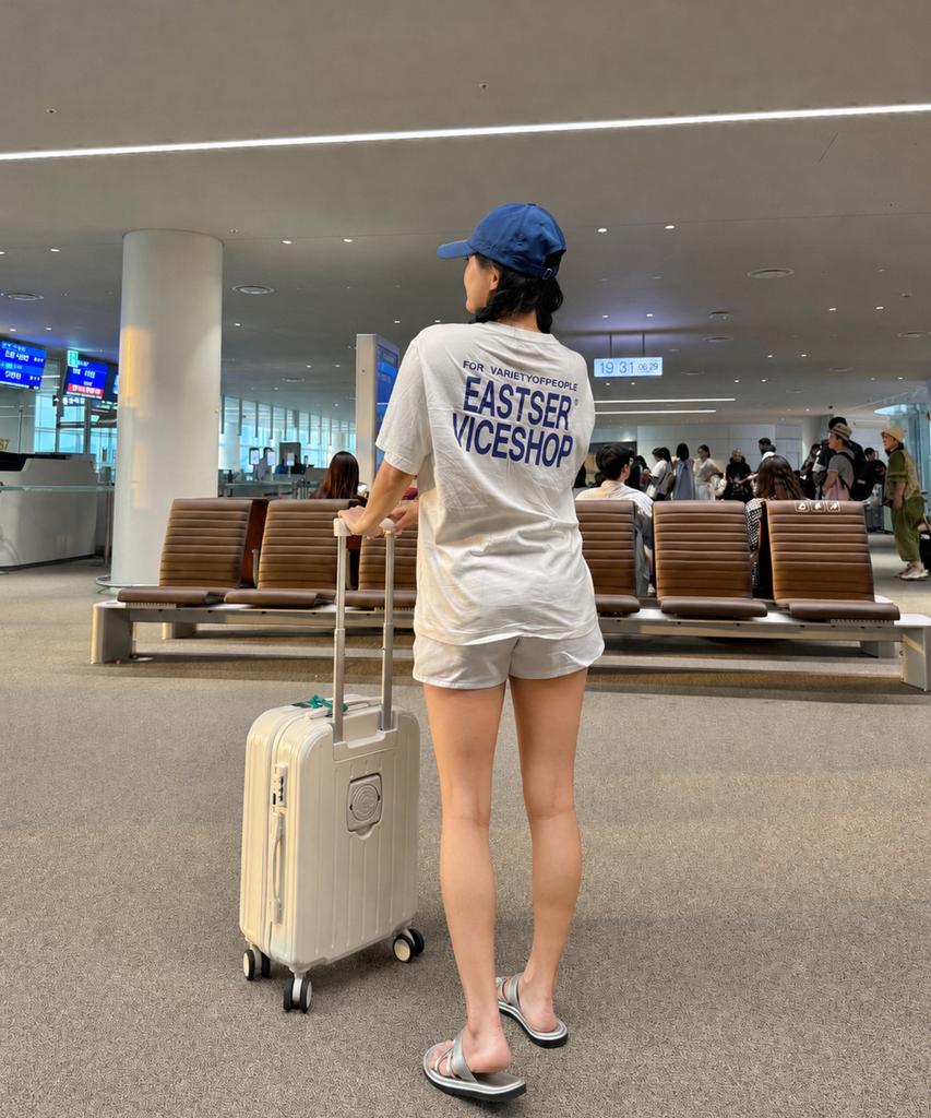 Iseuteuseobiseusyab Vice Shop Half T - White