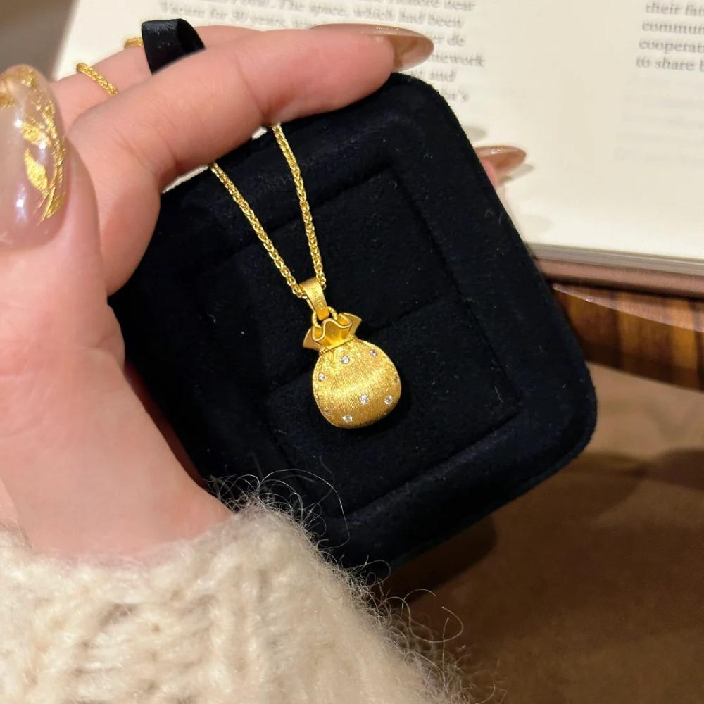Chinese Style Antique Gold Diamond Lucky Money Bag Pendant Necklace Women Delicate Filigree Collarbone Jewelry Gift