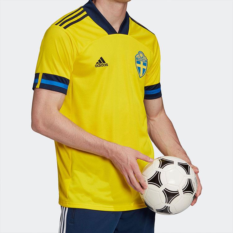 Adidas Sezonul 2020 Tricou de fotbal cu mânecă scurtă sport cu gât în V și imprimeu logo pentru bărbați, galben FH7620