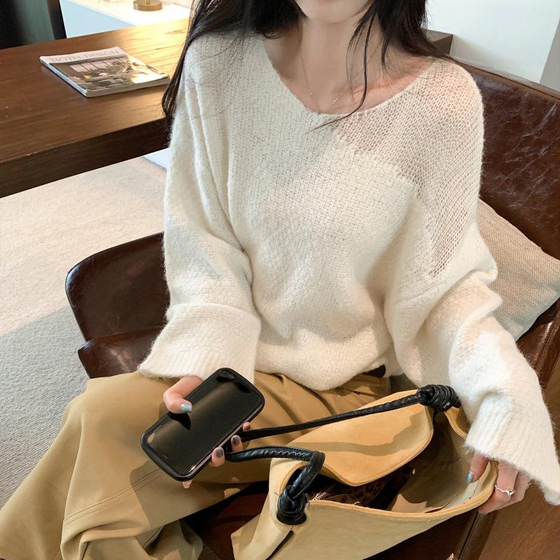 

Women s Gray Hollow Knit Base Layer Top - Autumn/Winter 2025, Light Luxury, High-End Loose Fit, Casual Style. Small