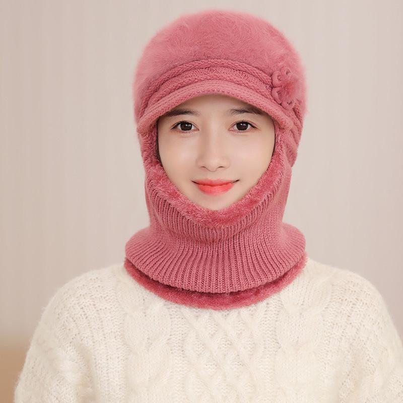 Women's Stylish Duckbill Hat with Fur Scarf – Warm, Knitted, for Middle-aged & Elderly