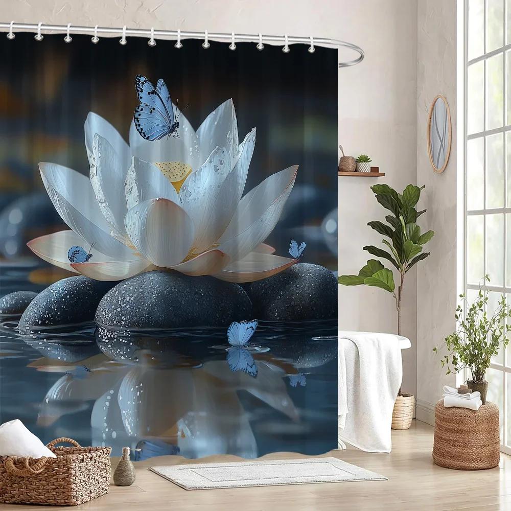 Шторка для душа «Лотос безмятежности» для спокойной ванной комнаты, с потрясающим белым цветком лотоса и синими бабочками на гладкой поверхности W90XH180cm
