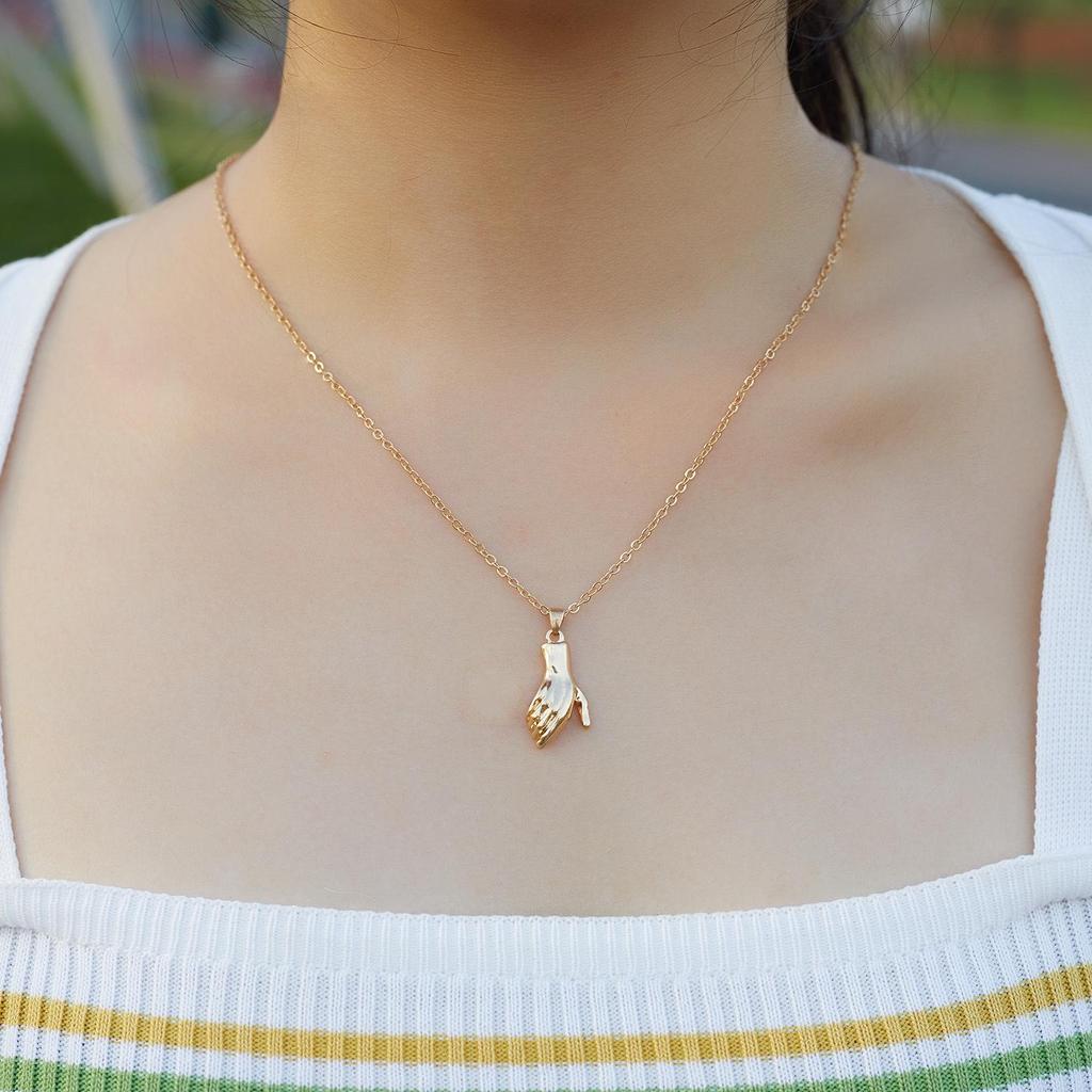 Magnetic Couple's Hand-in-Hand Necklace: Unique Design for Men and Women