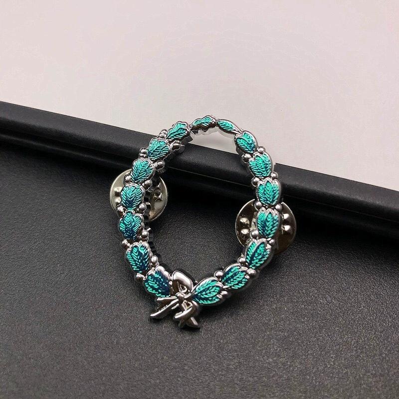 

Перегравированная медаль Красного Креста Австро-Венгрии времен Второй мировой войны, брошь-подвеска с дубовым венком, иностранная медаль, аксессуары-подвеска