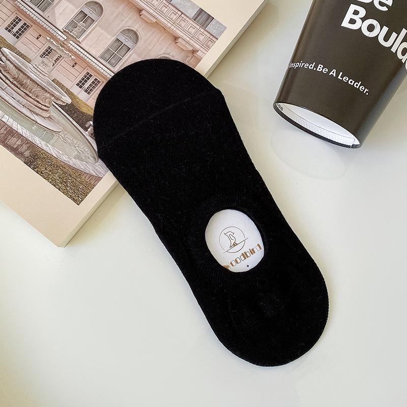 Female Summer Thin Mesh Absorbs Sweat and Does Not Slip Off with Shallow Mouth Invisible Socks