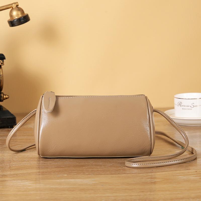 Leather women's bags, small bags, new high-end retro shoulder bags, fashionable versatile cowhide messenger bags, bags for women