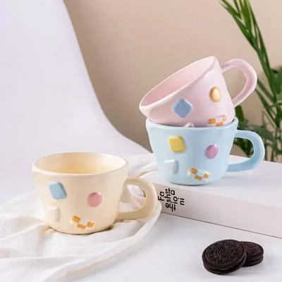 1 szt. 400 ml Uroczy Wielokolorowy Kubek do Kawy w Kolorze Makaronika Kubek Ceramiczny Urocze Trójwymiarowe Kropki Dopaminowe Kubek do Wody Dodatek