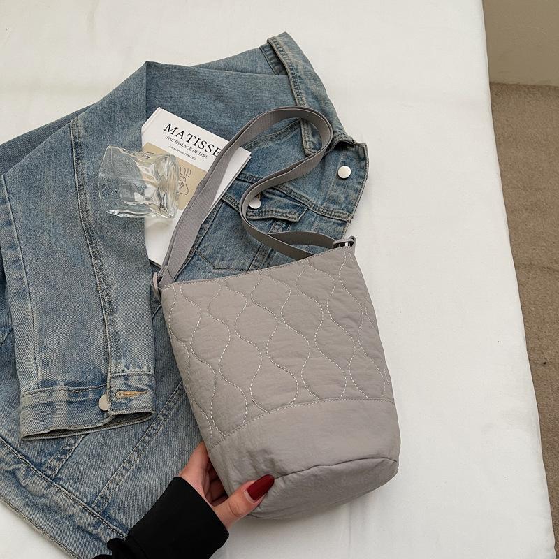 Women's large-capacity bag Women's 2025 new trendy fashion messenger bag niche single shoulder casual foreign style bucket bag