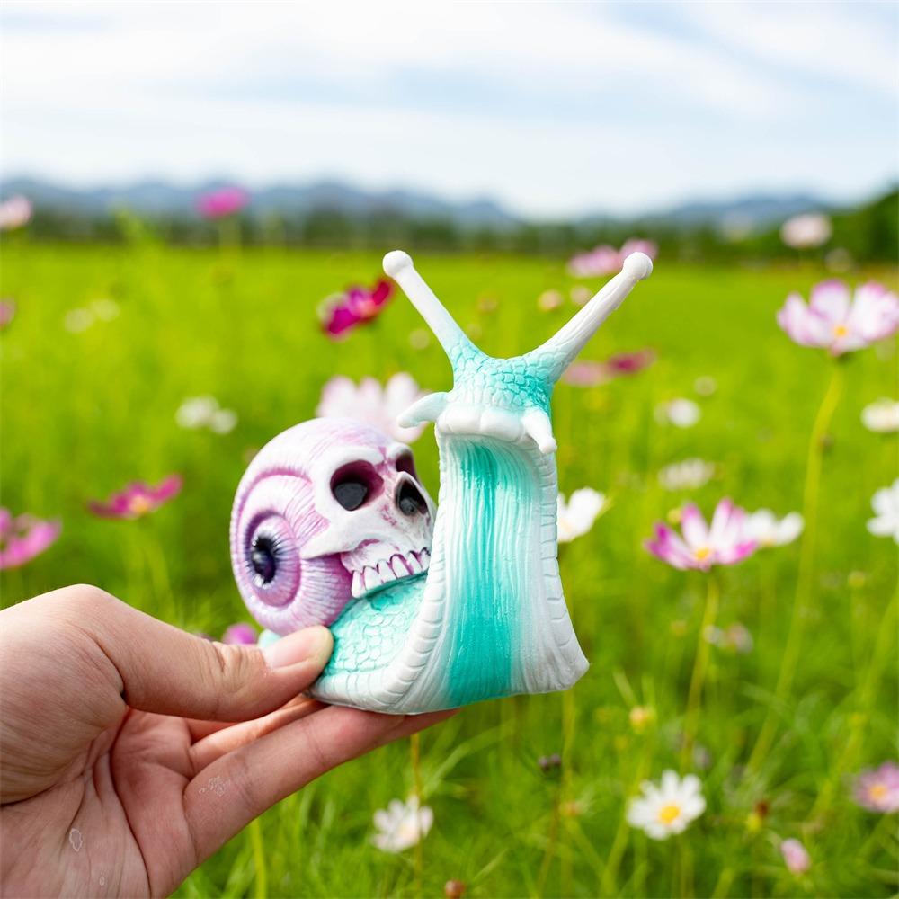 

Funny Halloween Outdoor Garden Statue Gothic Snail Skull Skeleton Snail Decoration for Home Garden Patio синий