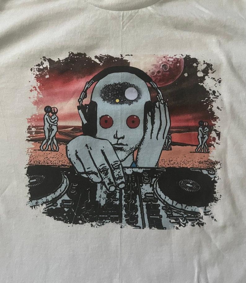 Fantastic Planet Sci-fi Movie Weird White T-shirt Any Size, Unisex Tee