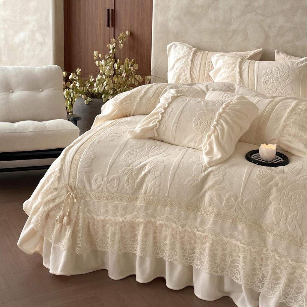 Contemporary Minimalist Carved Milk Velvet Warm Lace Bedding Set