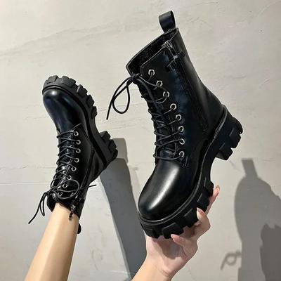 Nytt Mode PU Läder Pärlkedja Platå Svarta Stövletter Punk Brittisk Stil Fritidsskor Dam Ankelstövlar Höst