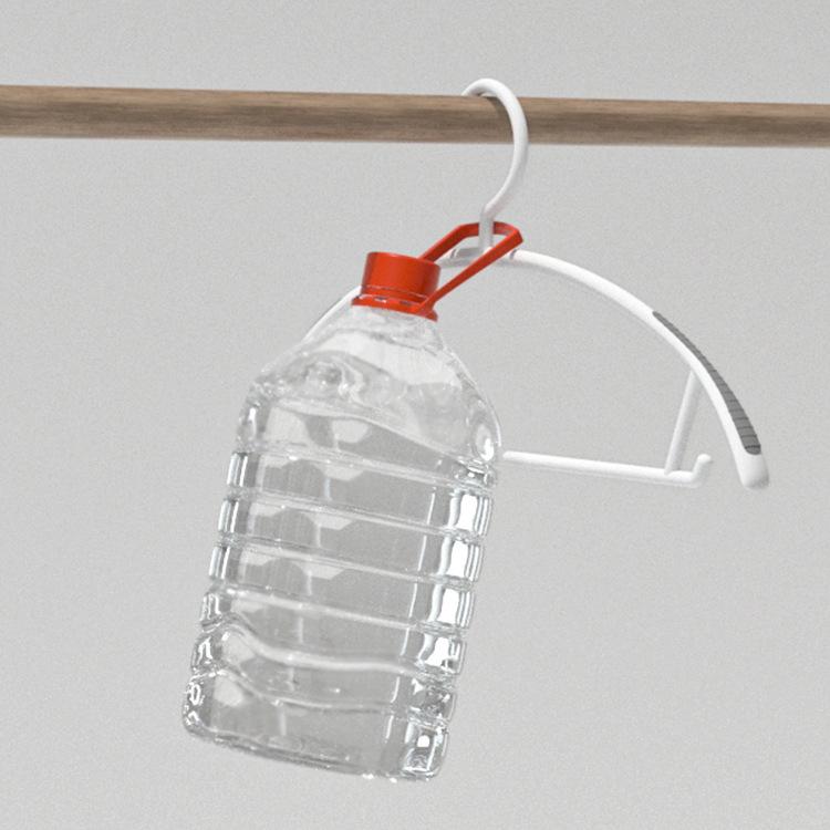 10ks bezešvý věšák je nedeformovatelný, neklouzavý a bez ramen, což je velmi vhodné pro sušení a skladování oblečení ve skříni.