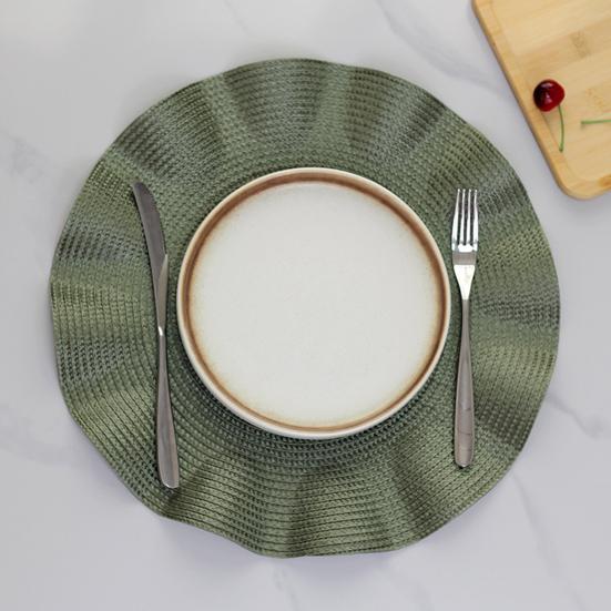 Handwoven Round Placemat Waterproof Heat-Resistant Table Mat for Dining Non-Slip Rustic Kitchen Decor for Home Restaurant