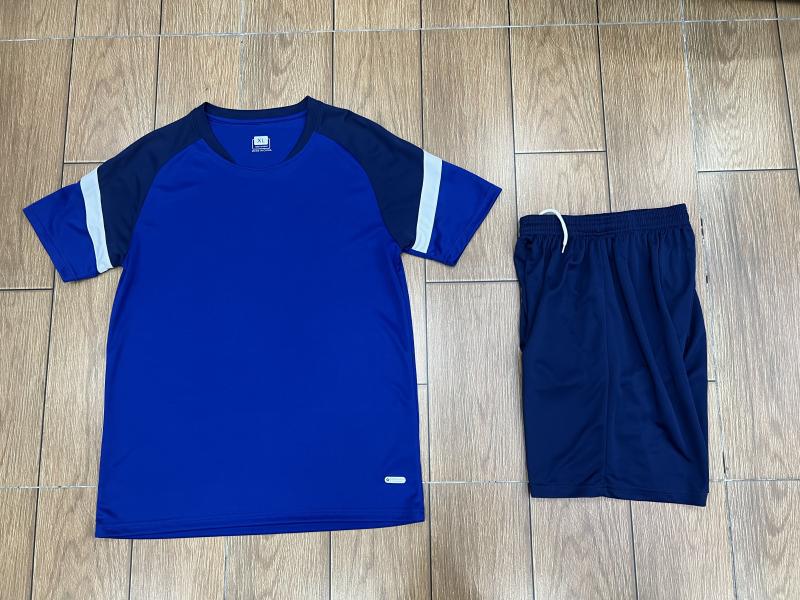 Short Sleeve Football Jersey Set for Adults and Youth - Customizable with Numbers for Team Training or Competition XL