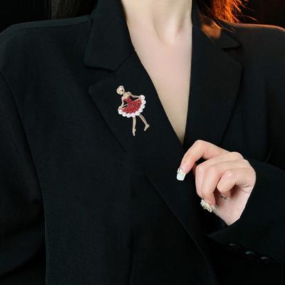 Spilla Elegante a Forma di Ballerina con Strass Lucenti Incastonati e Spilla di Perla Sintetica Distintivo da Risvolto per Abito Gioiello Regalo Accessori per Cappotto