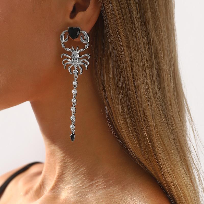 Trend Halloween Popular Earrings Creative Design Scorpion Element Diamond Alloy Earrings