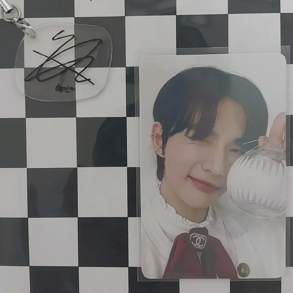 Straykids Skies Hyunjin Christmas Evil Quibble Aladin Pre-order Benefit Photocard 