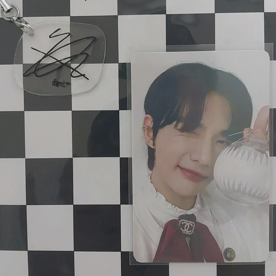

Straykids Skies Хёнджин Christmas Evil Привилегия предзаказа Aladin Фотокарточка