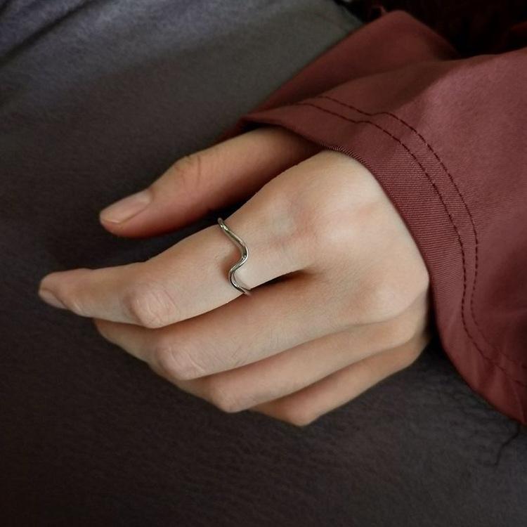 

Female Fashion Personality Open Mouth Simple Ring срібний