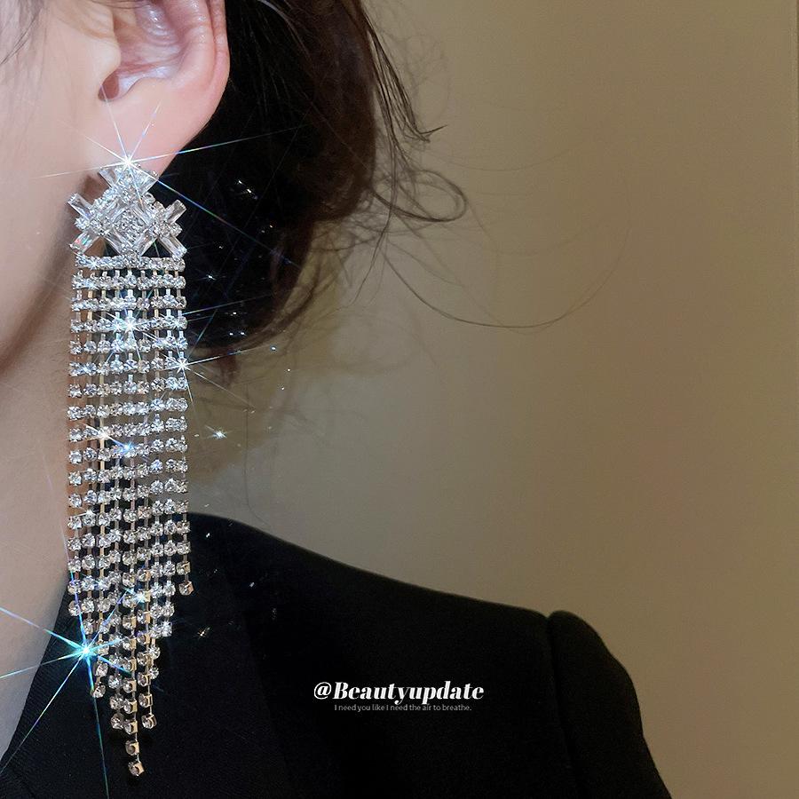 Silver Needle Rhinestone Geometric Rhombus Tassel Earrings - Luxurious & Stylish Ear Jewelry for Women