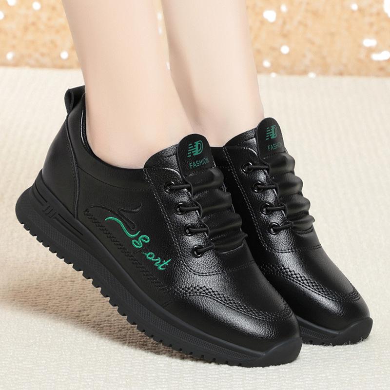 Spring Autumn Soft Sole Velvet Little White Shoes Women's New Sports Casual  Middle-aged Elderly Sneakers Flat Leather Shoes