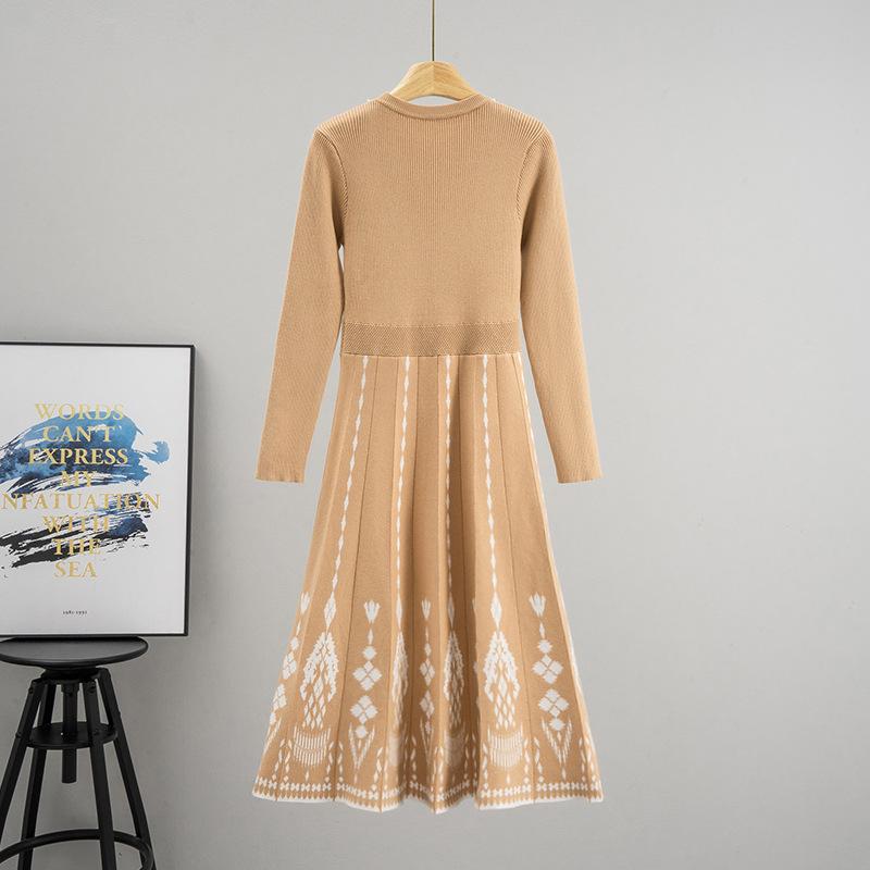 A New Mid-length Knitted Dress for Women In Autumn and Winter, Featuring A Cinched Waist and A Slimming Look