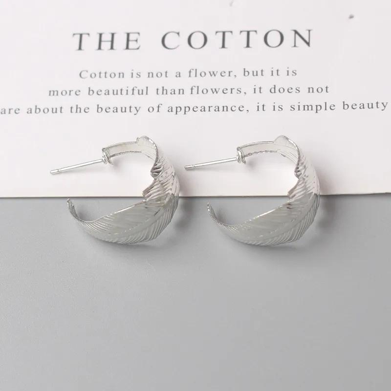 Metal Feather Women's Stud Earrings Gold Color C-shaped Earrings for Female Unusual Earrings Bijoux Femme Fashion Jewelry