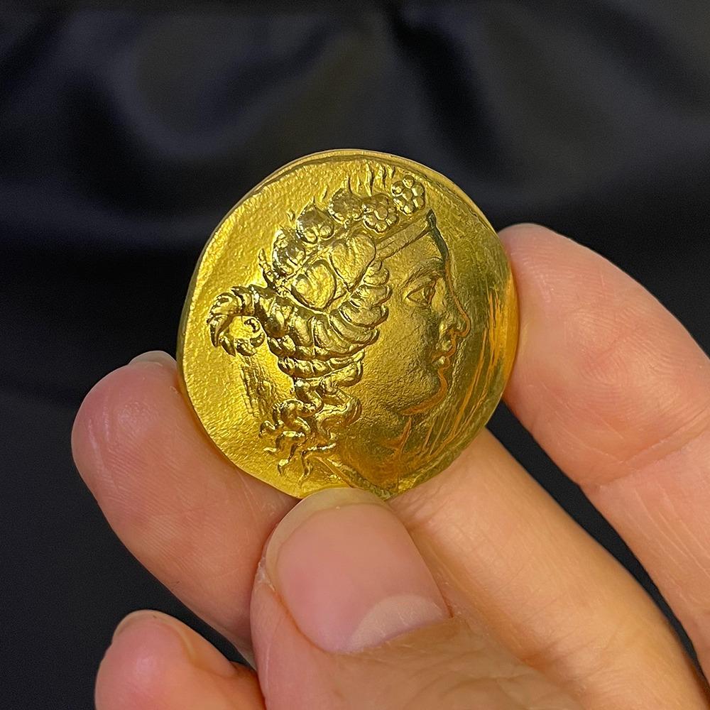 

Древнегреческая мифология Дионис Бог вина Металлический значок Ремесло Монета Украшение Подарочная копия жёлтый