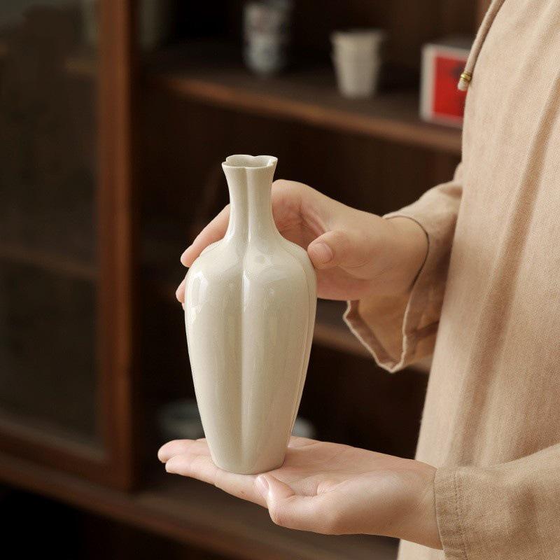 

Wood Ash Four-Leaf Clover Zen Ceramic Vase - Tea Ceremony Flower Holder and Home Decor Piece