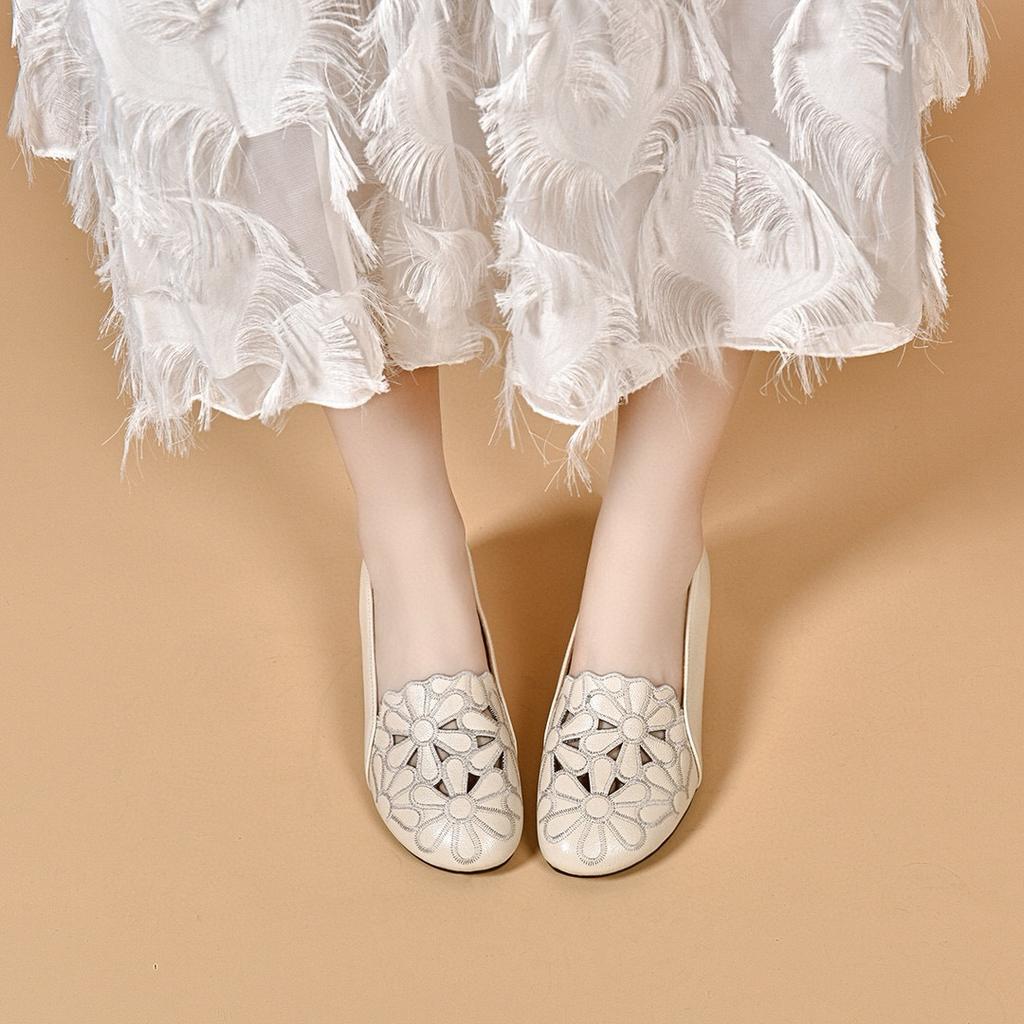 Loafers women's 2024 spring and summer new flower hollow single shoes shallow mouth one pedal low heel flat shoes women's lazy shoes