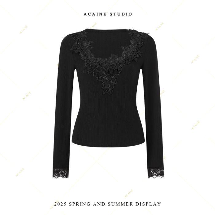 Elegant Slim-fit Floral U-neck Top for Women: Autumn/Winter Collection