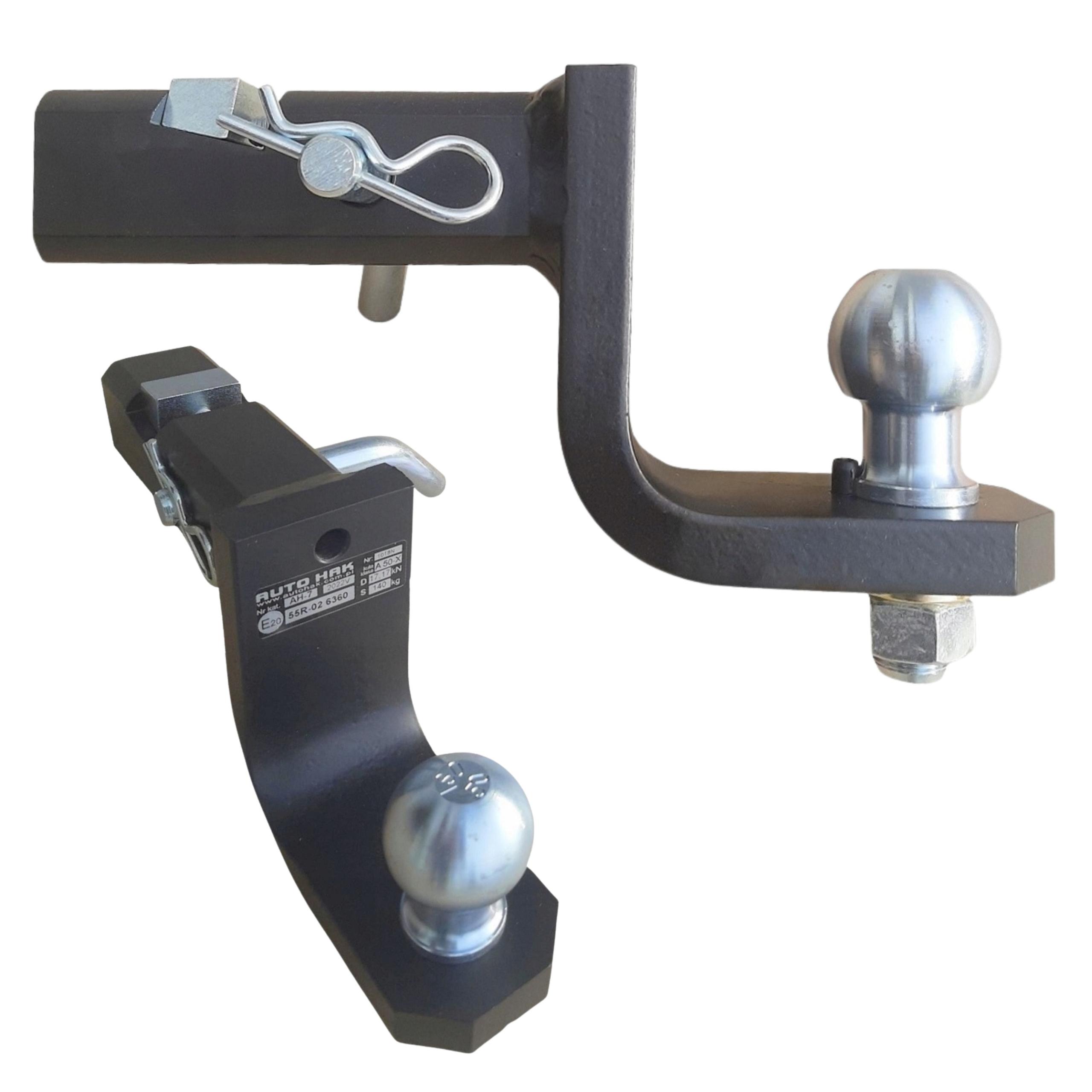 Towbar ball adapter with play adjustment