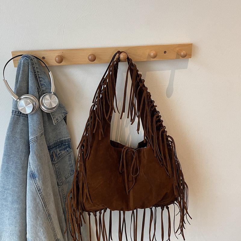 Frosted tassel underarm bag women's 2025 autumn and winter new large-capacity versatile dumpling bag retro shoulder messenger bag