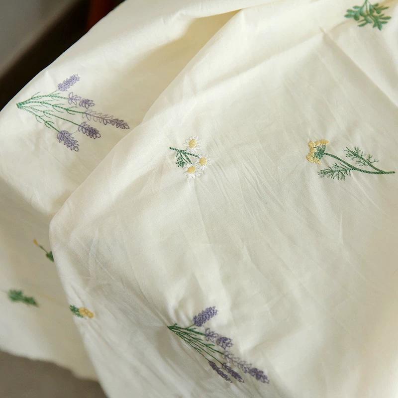 100% Cotton Embroidered Tablecloth, Floral Embroidery, Durable and Multi-Size Washable Table Cover for Party Picnic Home Decor, Wedding and Kitchen
