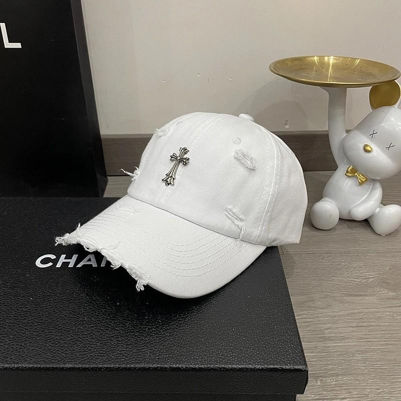 Simple Solid Color Cross Decoration Ripped Design Neutral Casual Baseball Cap For Hip Hop Enthusiasts