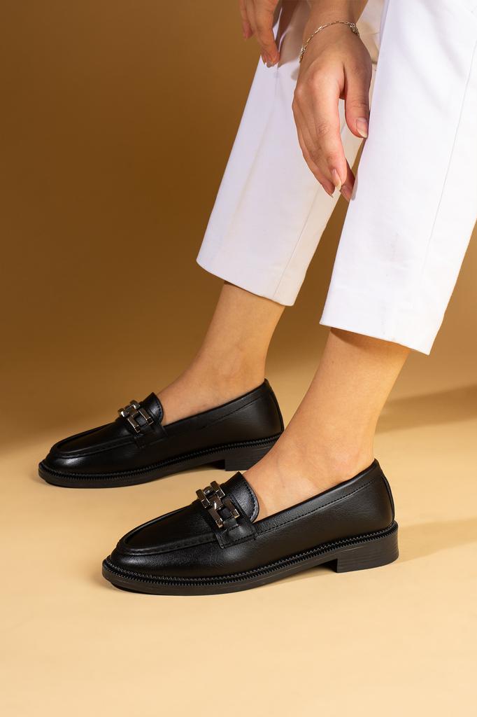 Chain Detailed Comfortable Sole Women's Loafer Shoes 001-5000-24