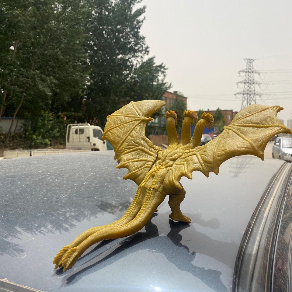 Godzilla: Rey de los Monstruos 3 Cabezas Rey Ghidorah Dragón Pegamento  Suave Figura de Acción Colección Juguete comprar a buen precio — entrega  gratuita, reseñas reales con fotos — Joom, image size:960x960