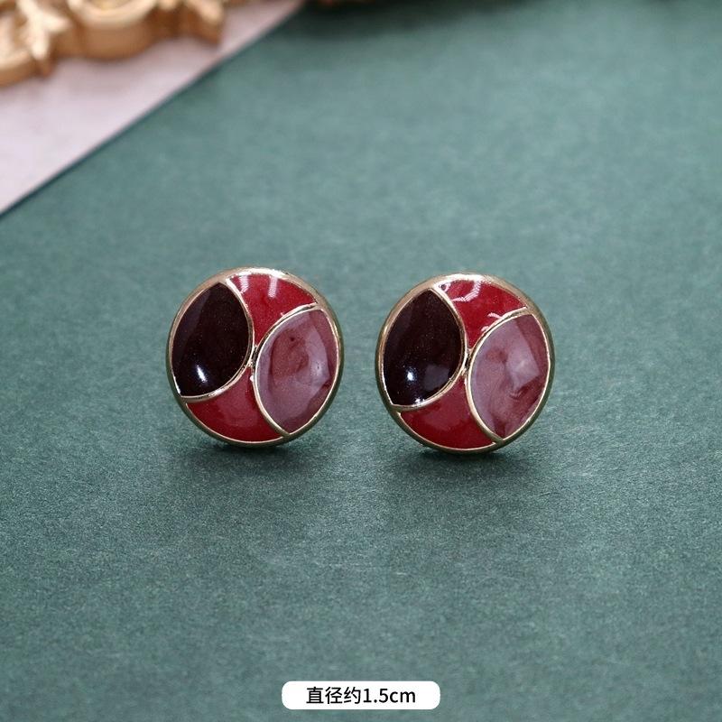 

Vintage court vintage oil painting stud earrings female contrasting color drop glaze temperament simple medieval earrings