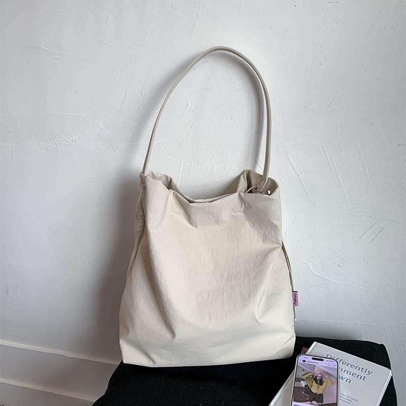 Casual large capacity underarm bag women's 2025 new nylon cloth bucket bag simple shoulder bag one piece dropship