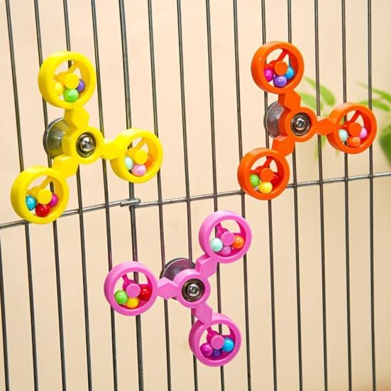 Haustier Kauspielzeug Starke Saugnapfbefestigung Vogelkäfige Buntes Ball Design 360-Grad-Drehung Stressabbau Interaktives Papageienspielzeug