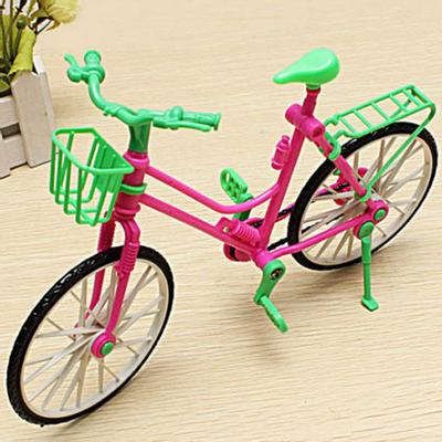 Miniaturní doplňky pro panenky 1:6 Hračka pro panenky Plastové kolo Kolo s košíkem Pro panenky Barbie Dívčí hrací hračka nejlepší dárek
